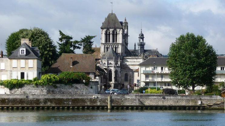 La Chapelle De Monet - Logis Eglantine Villa Bois-Jerome-Saint-Ouen Exterior photo